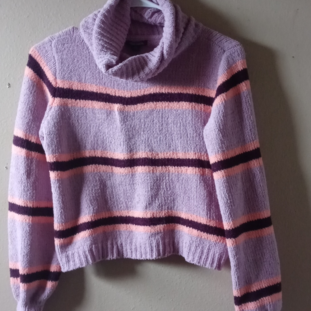 Shirt with turtle neck